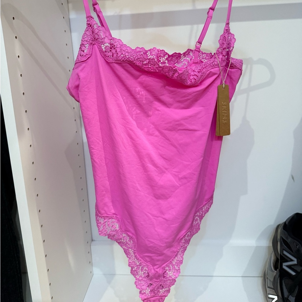 SKIMS bodysuit never worn